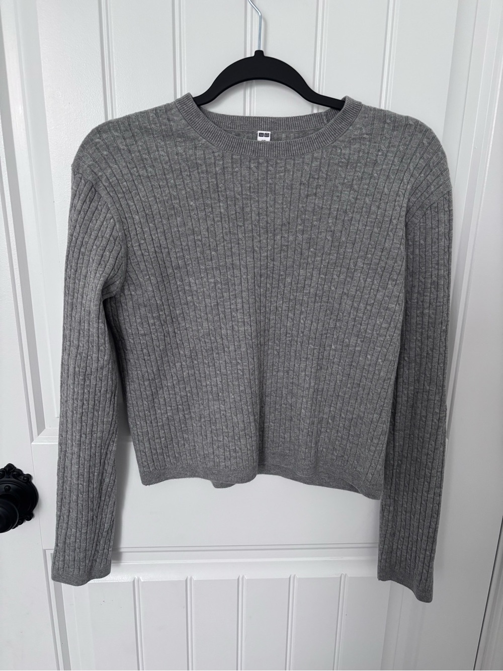 Uniqlo Grey Ribbed Crewneck Sweater